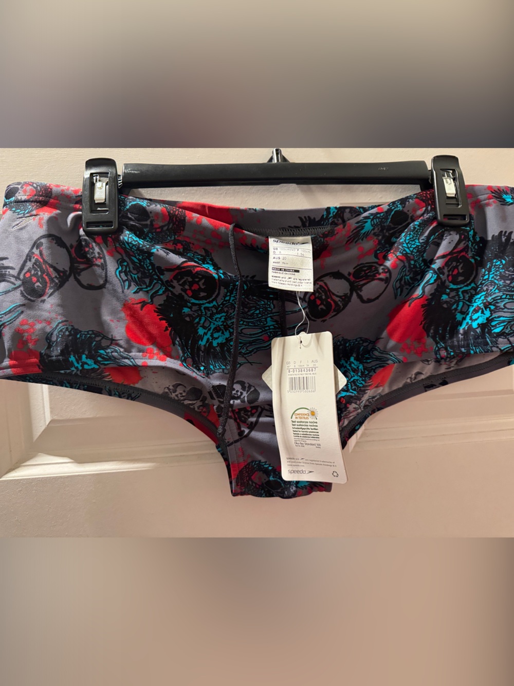 SPEEDO Gray Athletic Bikini Bottoms with Red & Teal Skull funky Print Sz L/XL - Picture 3 of 3